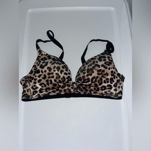 Unbranded size small cheetah print semi padded adjustable strap bra